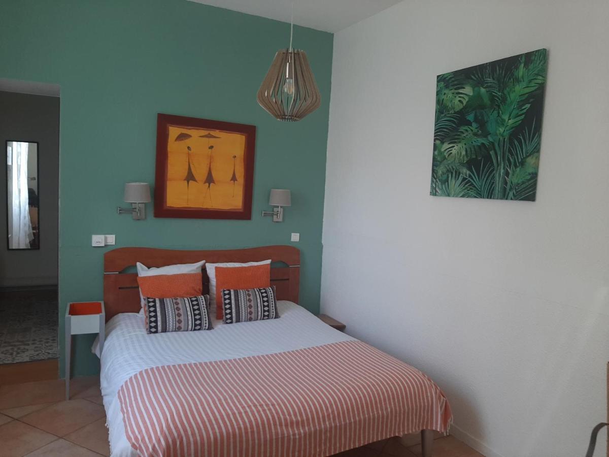 Hotel La Tour Des Fees Quissac  Eksteriør bilde