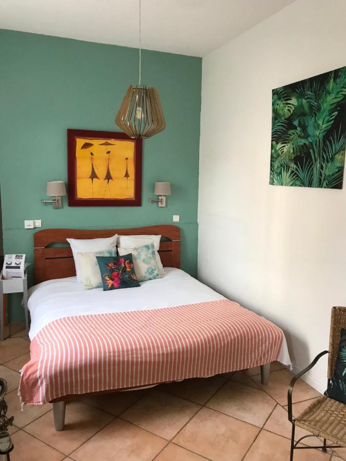 Hotel La Tour Des Fees Quissac  Eksteriør bilde